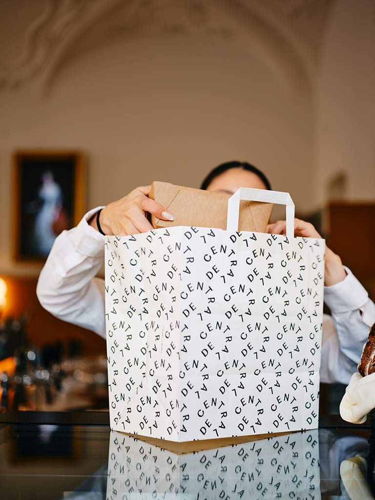 DECENTRAL – das Café an der Freyung.